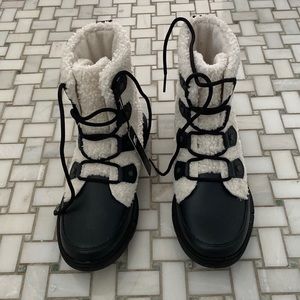 Sorel boots, New in Box!